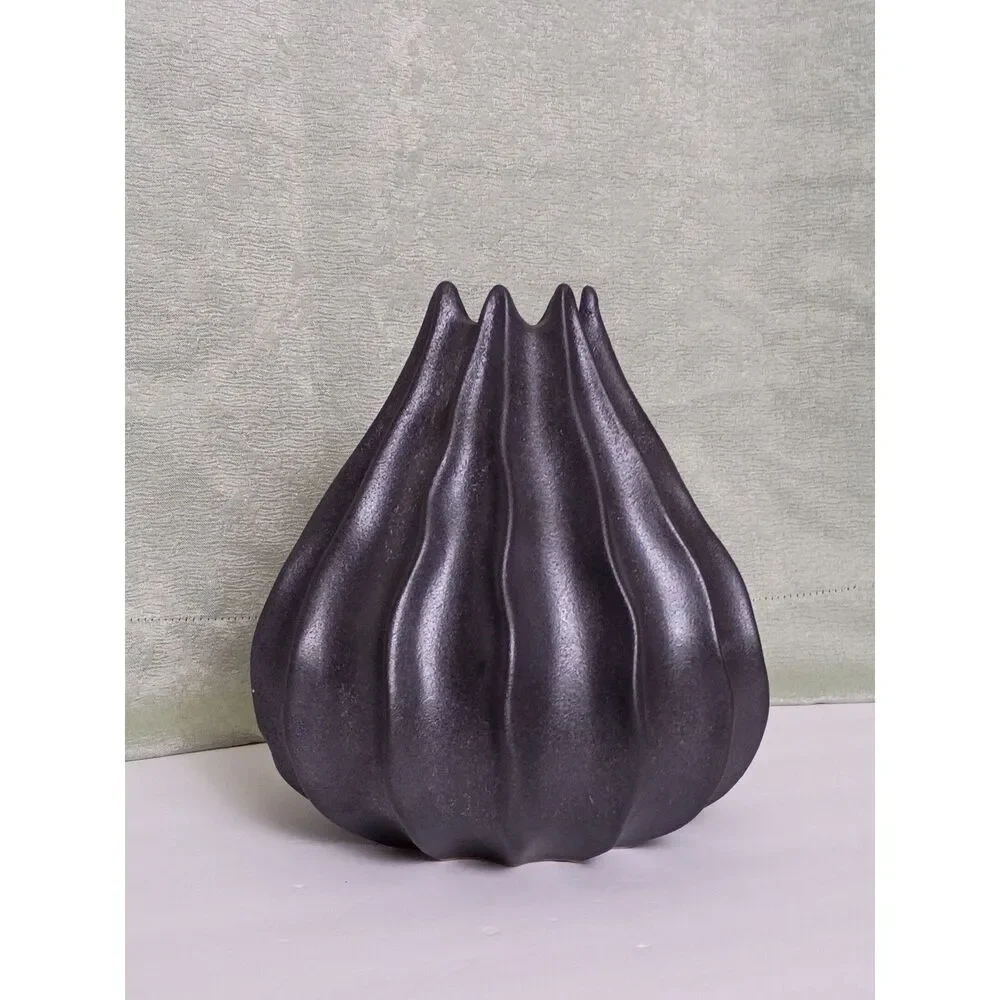 Wavy Ribbed Black Ceramic Modern Style Home Decor Centerpiece Vase - Picture 10 of 10